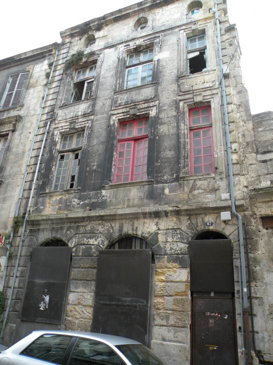  vieil immeuble délabré, rue Carpenteyre